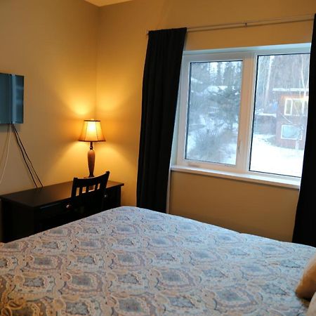 Downtown Whitehorse Deluxe 2 Bedroom Condo 외부 사진